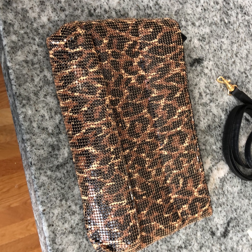 Whiting & Davis clutch in leopard. - Picture 2 of 3